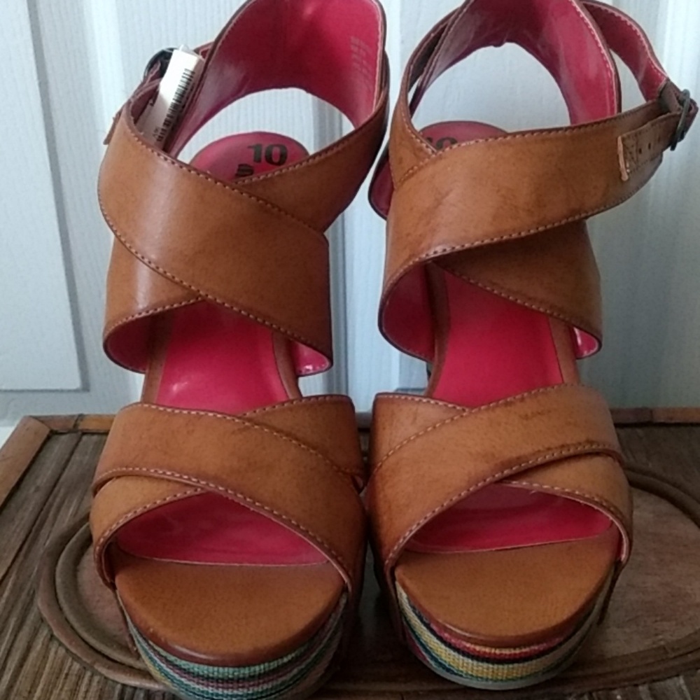 Platform Sandals - Picture 5 of 5